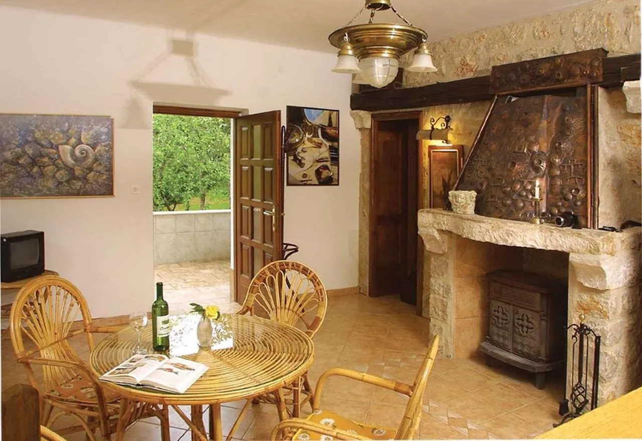 Apartment In Njivice/Insel Krk 38752 Croatia