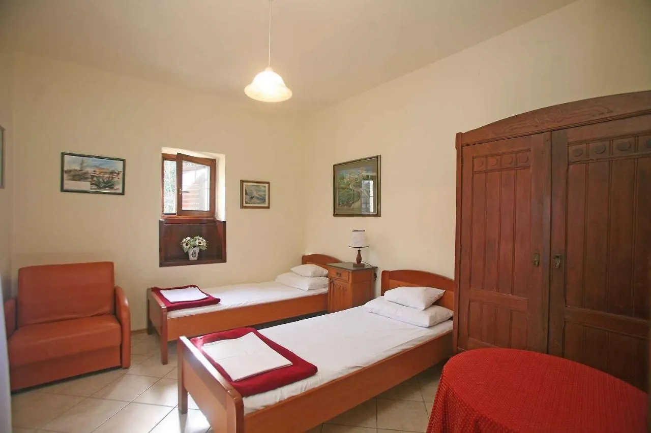 Apartment In Njivice/Insel Krk 38752  Njivice