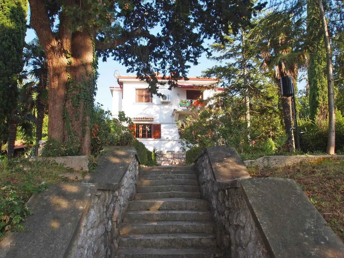 Apartment In Njivice/Insel Krk 38752